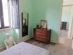 Beautiful Classic Designed 3-bed Villa in Lisboa