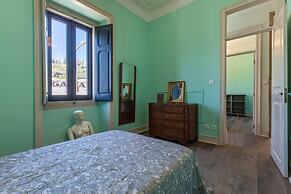 Beautiful Classic Designed 3-bed Villa in Lisboa