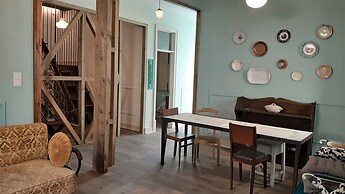 Beautiful Classic Designed 3-bed Villa in Lisboa