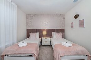 Sun Traveler @ Solterra By Shine Villas #113 5 Bedroom Townhouse