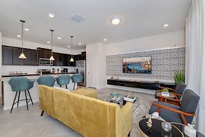 Sun Traveler @ Solterra By Shine Villas #113 5 Bedroom Townhouse