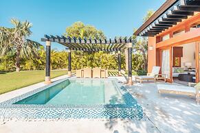 Cozy Bungallow With Pool at Green Village AA3