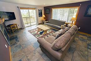 Rocky Mountain Retreat 1A- 4 bedroom/3 bath with personal hot tub offe