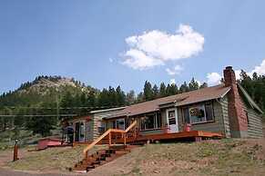 Rocky Mountain Retreat 2 Three Bedroom Cabin with Beautiful Views and 