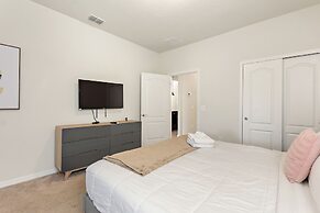 Pink Oasis @ Windsor Westside By Shine Villas #114 6 Bedroom Villa