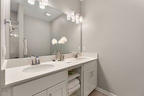 Fireworks @ Night -storey Lake By Shine Villas 709 2 Bedroom Apts