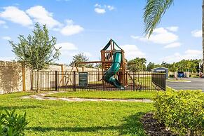 Lucky Find @ Lucaya Resort By Shine Villas #713 3 Bedroom Townhouse