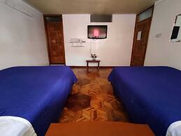 Hostal Altamira Suites