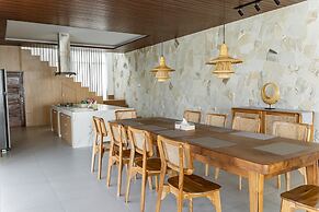 Sunshine City View Villa 6BR wth a private Heated Pool