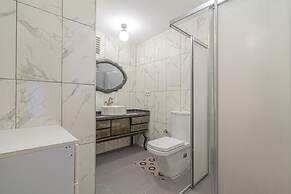 Charming Flat With Backyard Close to Zorlu Center