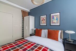 Charming Flat With Backyard Close to Zorlu Center