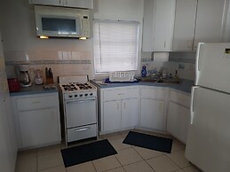 Beside The Pointe 1 Bedroom Cottage