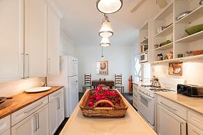 Folly & Guest House 6 Bedroom Home