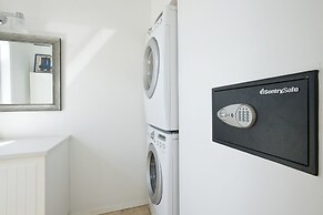 Sandy Hill Beach House 6 Bedroom Home