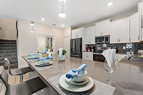 Treat Retreat @ Storey Lake By Shine Villas #418 7 Bedroom Villa