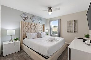 Treat Retreat @ Storey Lake By Shine Villas #418 7 Bedroom Villa