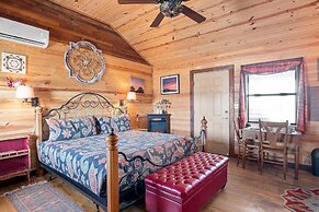 Hollmig Sunset View 1 Bedroom Cabin by RedAwning