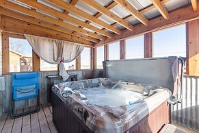 Hollmig Sunset View 1 Bedroom Cabin by RedAwning