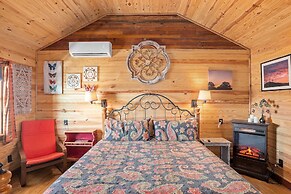 Hollmig Sunset View 1 Bedroom Cabin by RedAwning