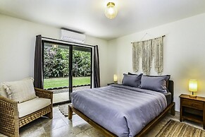 Hale Kaweonui 3 Bedroom Home by RedAwning