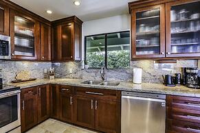 Hale Kaweonui 3 Bedroom Home by RedAwning