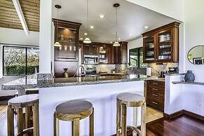 Hale Kaweonui 3 Bedroom Home by RedAwning