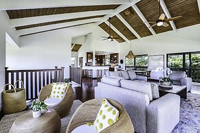 Hale Kaweonui 3 Bedroom Home by RedAwning