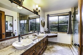 Hale Kaweonui 3 Bedroom Home by RedAwning