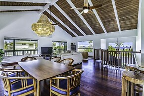 Hale Kaweonui 3 Bedroom Home by RedAwning