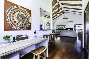 Hale Kaweonui 3 Bedroom Home by RedAwning