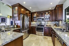 Hale Kaweonui 3 Bedroom Home by RedAwning