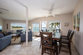 Pau Pau Beach Estate 5 Bedroom Home