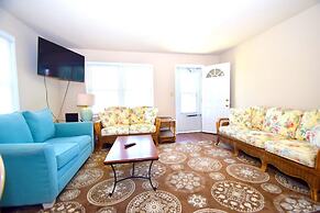 Bayshore Drive 211 3 Bedroom Home by RedAwning