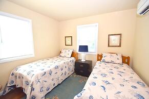 Bayshore Drive 211 3 Bedroom Home by RedAwning