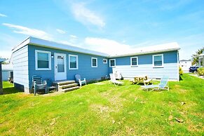 Bayshore Drive 211 3 Bedroom Home by RedAwning