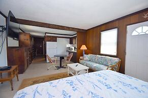 Bayshore Drive 211 3 Bedroom Home by RedAwning