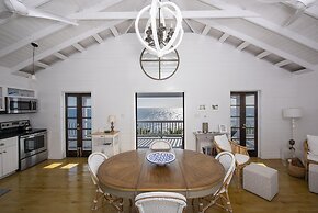 Palm Bluff 2 Bedroom Cottage