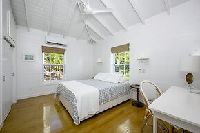 Palm Bluff 2 Bedroom Cottage