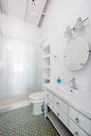Palm Bluff 2 Bedroom Cottage