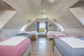 Buccaneer Hill Main House 5 Bedroom Home