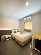 De Lux Bangkok Hotel