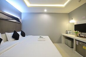 De Lux Bangkok Hotel