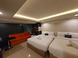 De Lux Bangkok Hotel