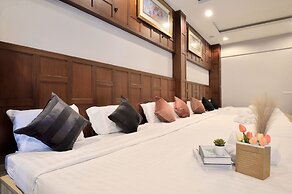 De Lux Bangkok Hotel