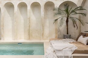 Luxe & Unique Honeymoon Bocami Suites- 2 by Azure