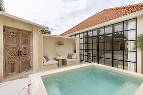 Luxe & Unique Honeymoon Bocami Suites- 2 by Azure