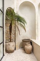 Luxe & Unique Honeymoon Bocami Suites- 2 by Azure