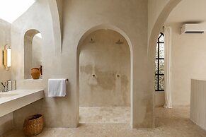 Luxe & Unique Honeymoon Bocami Suites- 2 by Azure