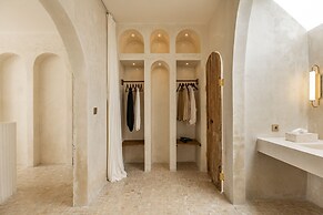 Luxe & Unique Honeymoon Bocami Suites- 2 by Azure