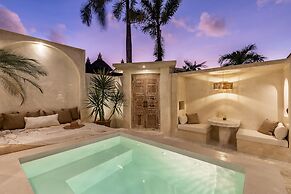 Luxe & Unique Honeymoon Bocami Suites- 2 by Azure